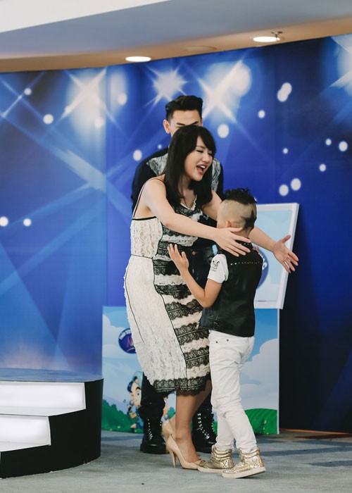 Van Mai Huong tre trung cung Isaac di cham Vietnam Idol Kids-Hinh-5